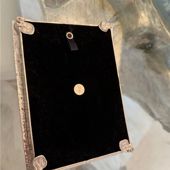 Classic Floral Silver Photo Frame - Silver MICHAEL ARAM - Picture 5 of 9